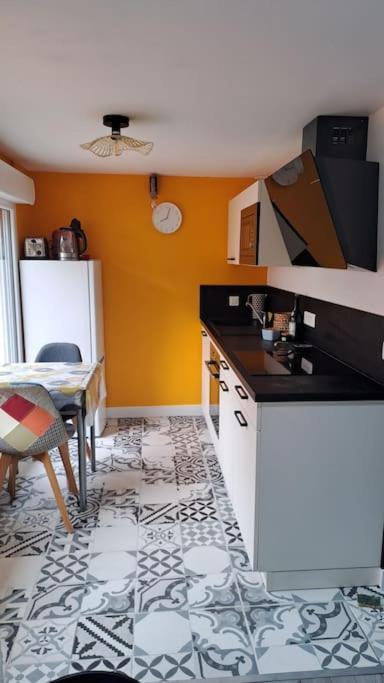 Charmante Petite Maison Proche Du Port, Maison 7 Биник Экстерьер фото